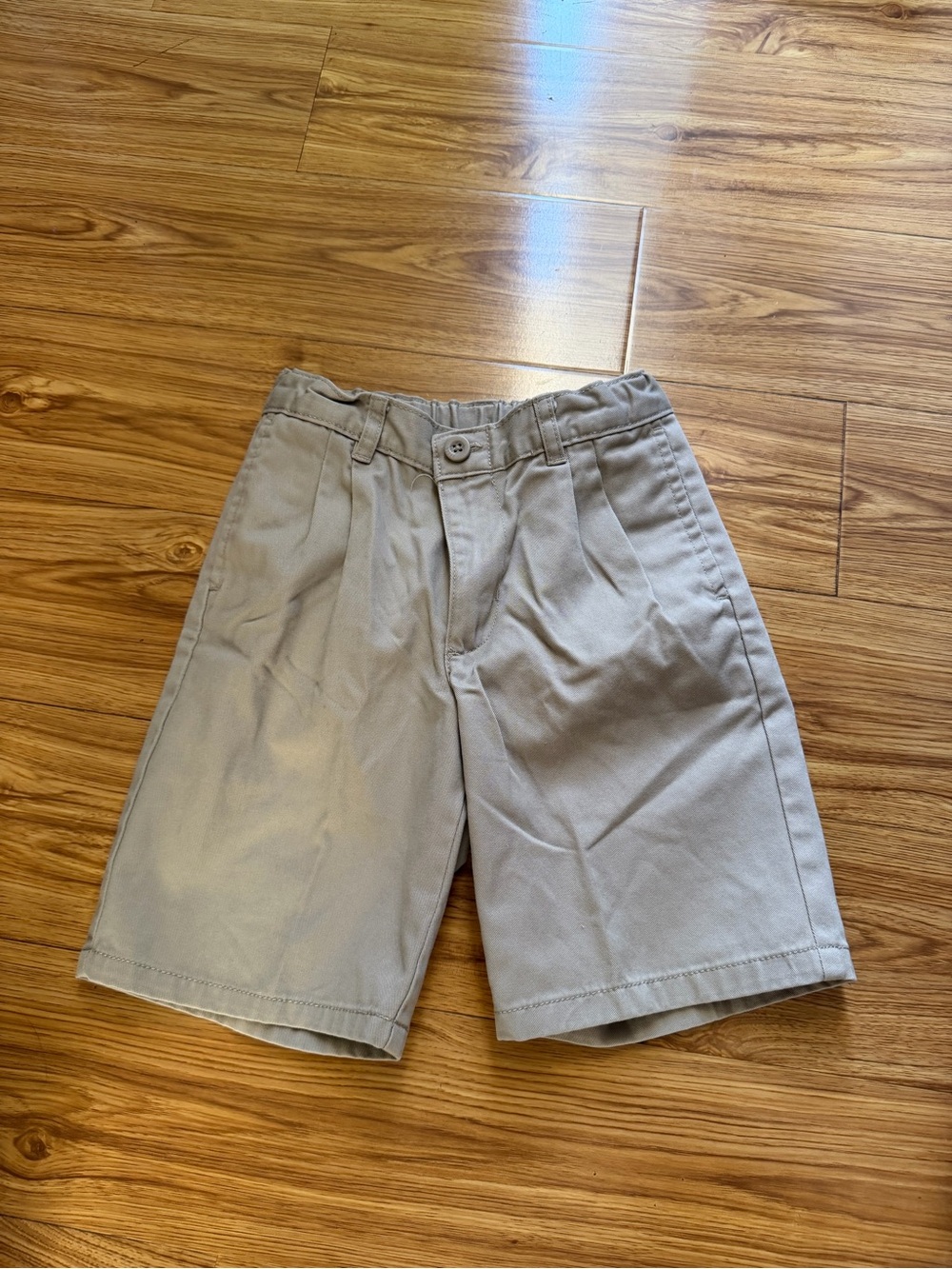 Preloved Izod Boys Flat Front Chino Shorts in Light Khaki